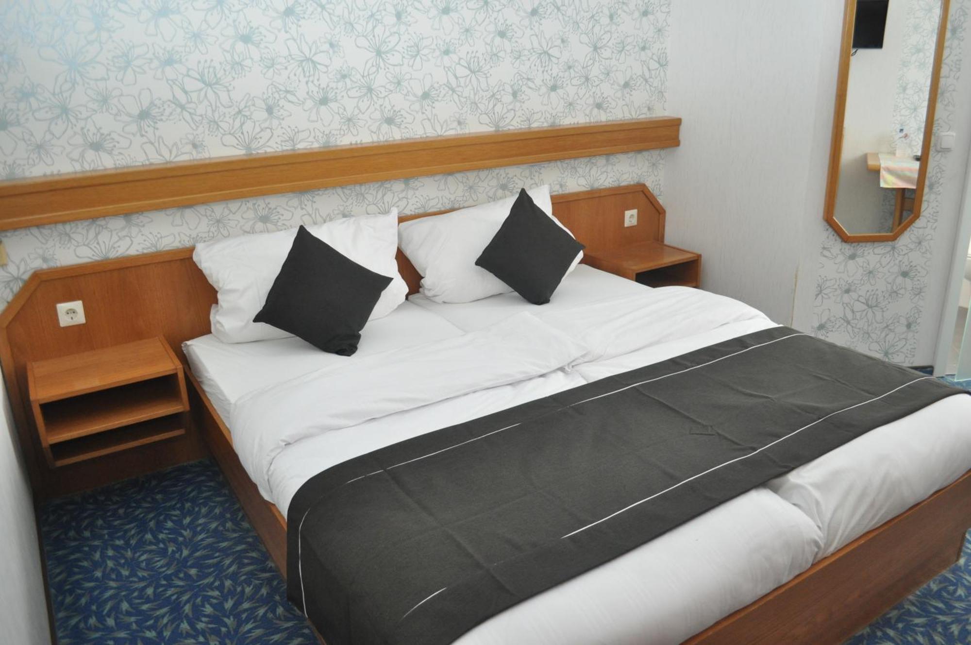 Hotel Kuehns Muehle โอสตริช-วินเคิล ภายนอก รูปภาพ